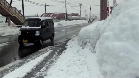日本大雪下不停　多處傳出民眾受傷.農損情形