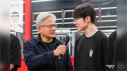 「全球唯一」黃仁勳+Faker親簽顯卡！他粗估市值「下秒急奪走」：我要私藏了