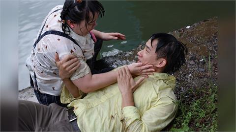 《豆腐媽媽》迎來新角色！盧彥澤、宮美樂「落水CP」狼狽登場　連人工呼吸都是第一次