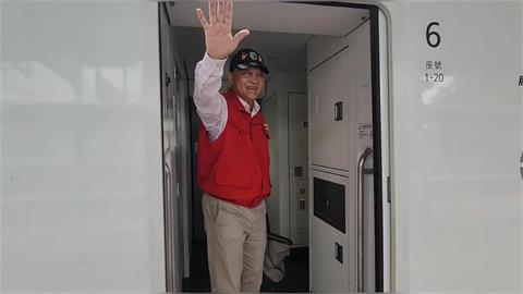 快新聞/光復救災任務結束!季連成搭火車離開 民眾揮手目送感人畫面曝