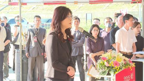 快新聞/鄭麗文赴「白色恐怖秋季慰靈」悼念 強調「國共和解」:先烈鮮血換民主