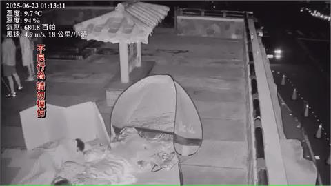 脫序！　武嶺亭有人搭帳露營　新中橫見童「露半身吹風」