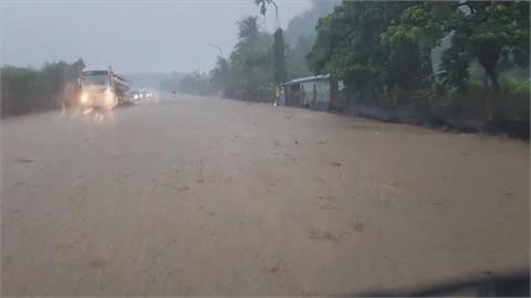紅霞颱風外圍環流發威　大雨狂炸花東地區