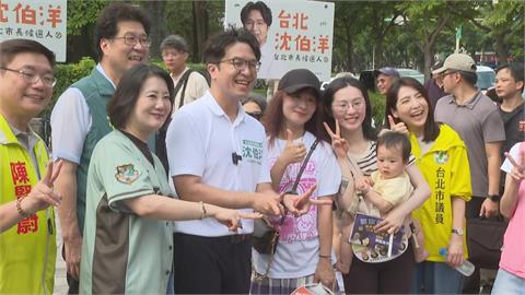快新聞／沈伯洋天母人氣超旺！民眾搶合照、簽名　敲碗「當市長代言YouBike」