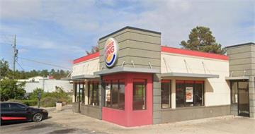 美漢堡王員工大亂鬥！同事亮槍「支援輸贏」5人全被逮　門市緊急徵才