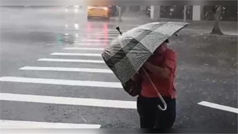 快新聞／雨好大！15縣市雨彈狂炸　新北等3地慎防大雷雨