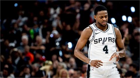 NBA(影)／尼克第六人？福克斯「倒數14秒」葬送勝利　馬刺記者傻眼：幹嘛上籃？