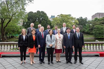 美國提供台灣軍事訓練是為了追求和平　麥考爾承諾：盡一切所能加速對台軍售