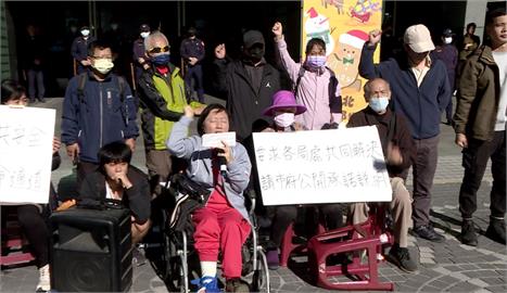 美華新村居民出面抗議　新北市府設計方案　讓主要通道變死巷