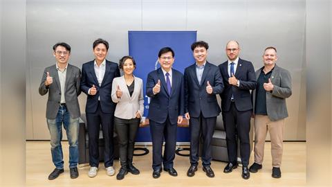 快新聞/林佳龍與駐台外媒交流 分享台灣外交成果與民主價值