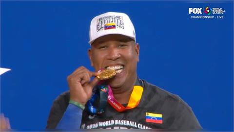 經典賽(影)／四朝元老終於嗑金牌！委內瑞拉「皇家鐵捕」從最幼齒蹲到變最老隊長