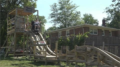 自家後院打造遊樂場！　美國高中生「自製」雲霄飛車