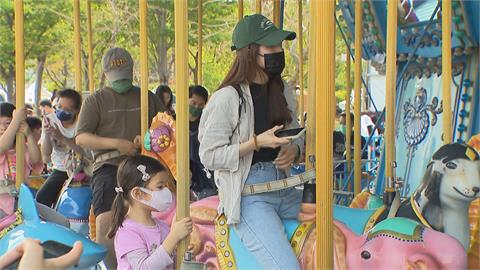連假Day3萬人湧入兒童新樂園　動物園光「停車」就等1小時
