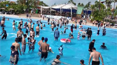 端午連假飆高溫！　雲林﹑台中水樂園湧現消暑人潮