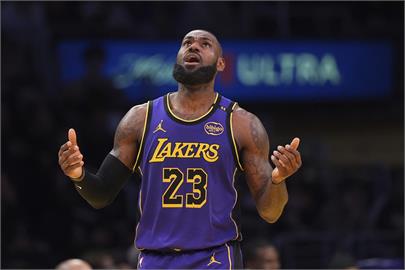 NBA(影)／終於投進三分球了！詹皇連4場失準　20投0中後破除魔咒還創一紀錄
