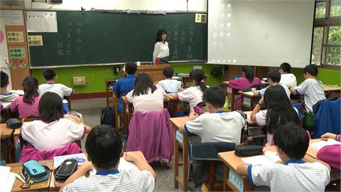 老師加薪！調高導師加給、代課教師鐘點費　首增發行政獎金