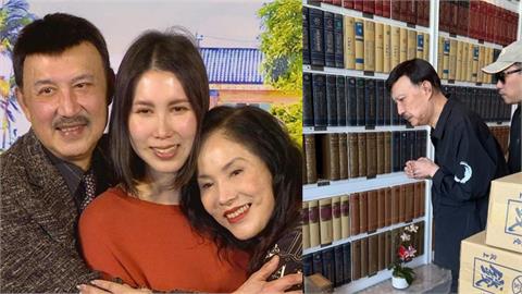 余苑綺43歲冥誕…余天、李亞萍守塔位陪伴!被拍「心碎對話」網鼻酸