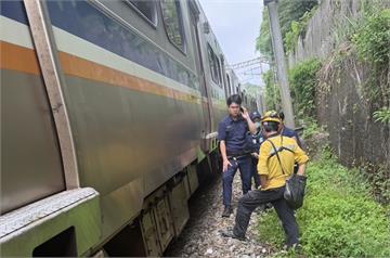 疑闖鐵軌驚魂　55歲男被台鐵列車擦撞傷