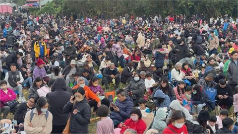 南投紫南宮錢母「只送不賣」 　民眾每年搶排領「求財夯物」