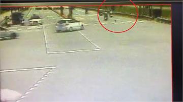 女騎士違規左轉自撞 胸前1歲女嬰噴飛亡