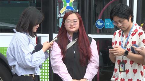 引起公憤！男偷身障刮刮樂　熱心女駕駛衝上前逮人