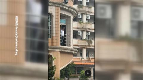 高雄道明中學停電 校長兼撞鐘敲響上課鈴被讚爆