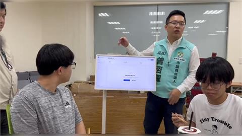 會考倒數！綠營新人曾咨耀AI猜題　何翊綾備文具組為考生加持