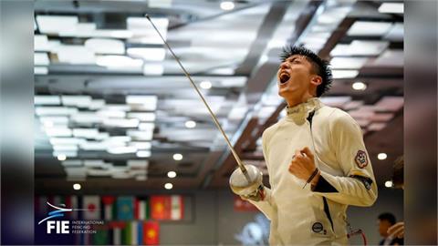 綜合／19歲李讓奪亞錦賽男子鋭劍銀牌成「台灣第一人」！鎖定名古屋亞運積極備戰