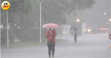 暴雨狂炸！高雄市5區、屏東8鄉皆宣布明停班課　嘉義縣6鄉跟進