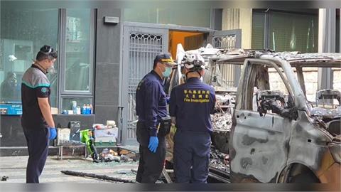 300萬露營用車暗夜起火 疑"製冷電池"釀禍波及鄰居