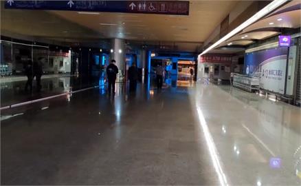 快新聞／二航廈晚間停電「行李場、出境大廳受影響」　桃機：已啟動緊急發電機供電