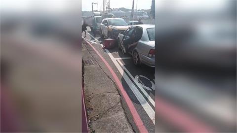 快新聞／食物外送命危！兩車夾擊機車送餐員　騎士倒地抽搐
