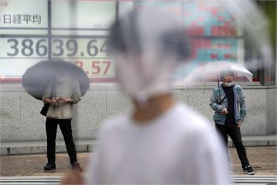日本暴雨恐引「土石流」　東、北部馬路淹成汪洋