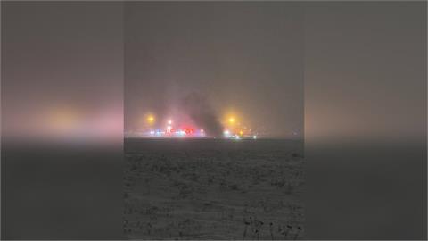 快新聞/美國私人飛機起飛突墜毀!現場黑煙四起 機上8人生死未明