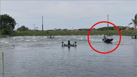 捕魚也要戴安全帽！？　漁民自製安全帽防止虱目魚衝撞
