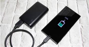 拔行動電源發現「1腳卡插座」急喊救命　消防員曝買之前注意「這認證」