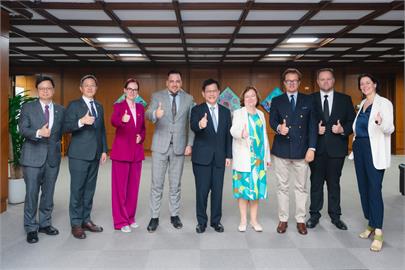 快新聞／接見歐洲民主之盾訪團　林佳龍：強化台歐面對複合式威脅合作