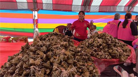 白沙屯媽祖回家了！　補給站「生魚片、椰子」慰勞香燈腳