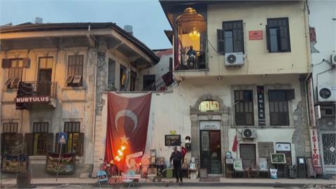 受地震重創也不被打倒　土耳其古董商搶救文物重新開張
