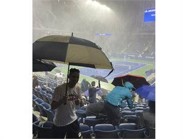 颶風尾掃到美網　室內球場出現大雨奇觀