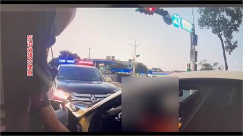 酒駕又藏毒！　駕駛昏睡車內被叫醒心虛衝撞警車
