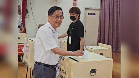 快新聞/民進黨職改選今登場!阿扁首度回台南投票「握手、合照來者不拒」