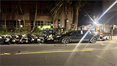 毒駕案件暴增！　淡水男吸毒上路連撞路邊12輛機車
