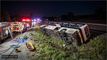 匈牙利高速公路遊覽車翻覆　釀12死數十傷慘劇