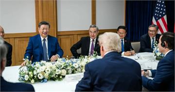 習近平會晤川普「笑瞇眼」照曝光 大陸網友全看不到