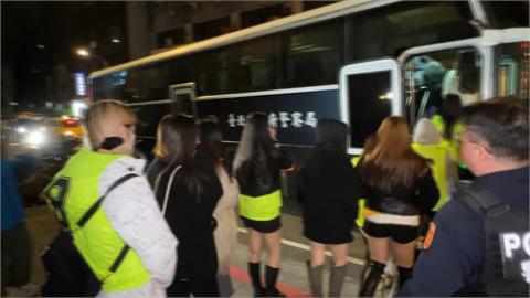 黃金、紅包大放送　百家樂賭場隱身住宅　短裙辣妹落網