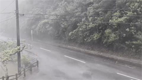 「白海豚颱風」狂風暴雨襲沖繩　470架航班取消　4萬多戶民宅停電