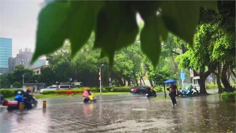 暴雨轟雙北！國家警報狂響　「這8區」一級淹水警戒