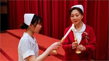 長庚科大加冠典禮點亮蠟燭　300護理生傳承救人使命