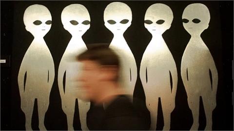 前NASA登月太空人驚爆「外星人」真面目！他大膽「1推測」被朋友神蹟秒驗證